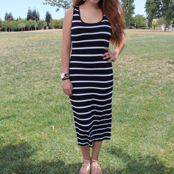 Dresses & Skirts - 🌺 New Striped Maxi Dress 🌺